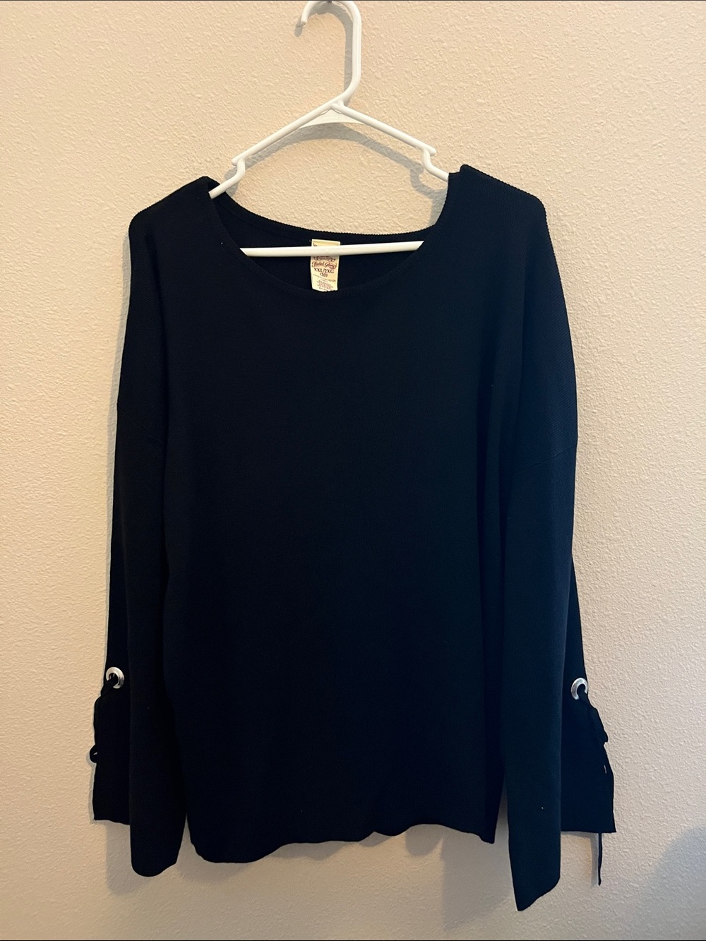 NWT Faded Glory Black Women's Long Bell Sleeve Crewneck Top